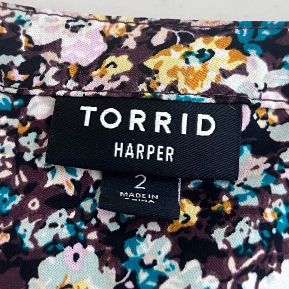 Torrid Haper Floral Bloomcore Sz 2 V-Neck Blouse - Picture 5 of 11